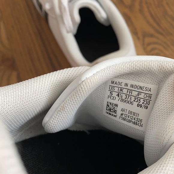 Adidas Sneakers, fits like 6.5US white color - Picture 8 of 14